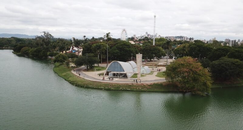 Igreja de São Francisco de Assis às margens da Lagoa da Pampulha, em Belo Horizonte