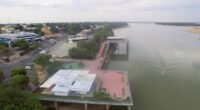 Vista aérea da Orla Taumanan às margens do rio Branco, em Boa Vista