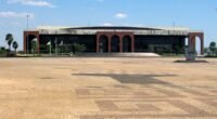 Palácio Araguaia, sede do governo do Tocantins, em Palmas, com praça ampla à frente